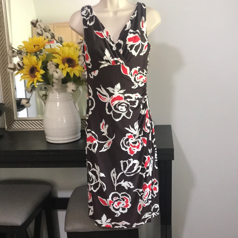 Red and White Ruched V-Neck Sheath Midi Dress